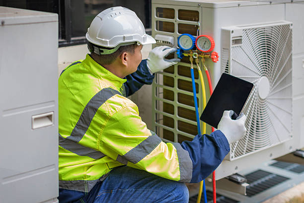 Professional Emergency Hvac Repair technician working in Heath, OH